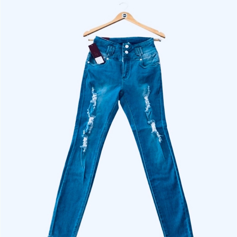 Y2K DISTRESSED TV and Movie Clothes size 5/6 NWT womens light BLUE DENIM JEANS